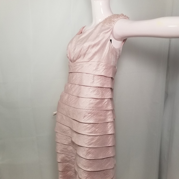 Jessica Howard - Picture 2 of 14